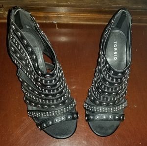 Black With Silver Studded High Heels Size 9 W